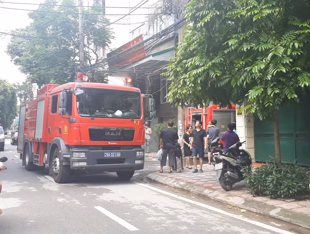 Ha Noi: Chay khach san Momizi, khach nuoc ngoai chay tan loan-Hinh-3