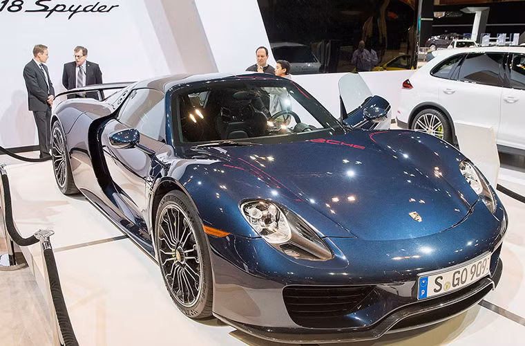 "Quái thú" Porsche 918 Spyder lại xuất hiện trên "sân khấu" Chicago với dáng vẻ lạnh lùng vốn có.
