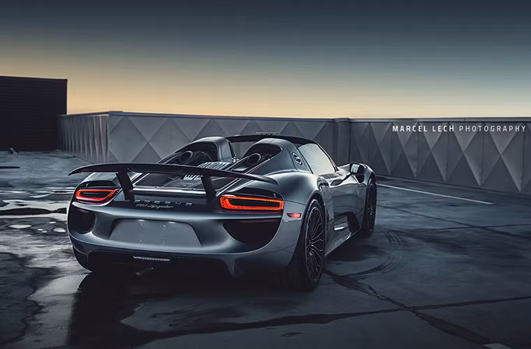 Vừa ra đời, siêu xe thể thao Porsche 918 Spyder ngay lập tức trở thành xe hybrid mạnh nhất thế giới.
