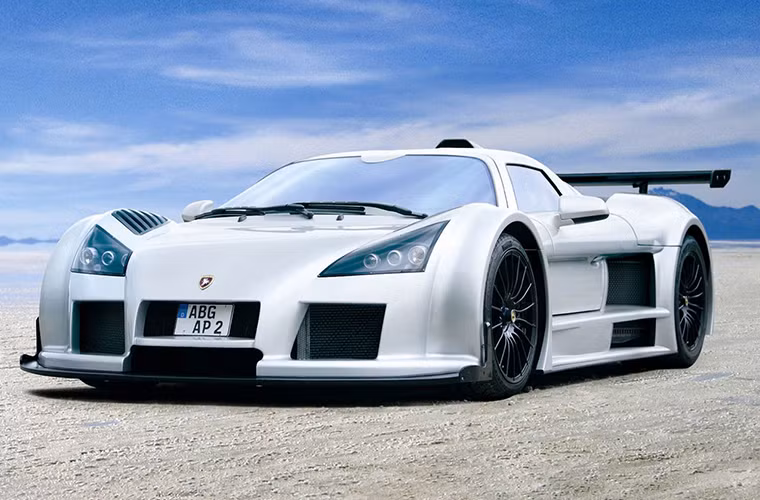  6. Gumpert Apollo: Hãng siêu xe lúc mới khởi nghiệp này đã lấy họ của ông chủ Roland Gumpert đặt tên cho công ty.