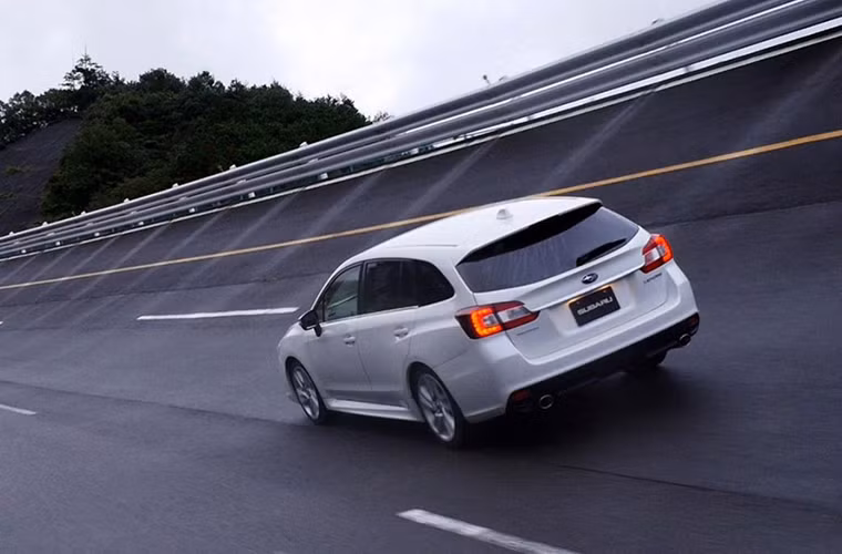 Theo Subaru, cái tên "Levorg" là sự pha trộn của 3 từ: LEgacy, reVOlution, touRinG. Không lẽ Subaru đã cạn ý tưởng trong việc đặt tên rồi sao?