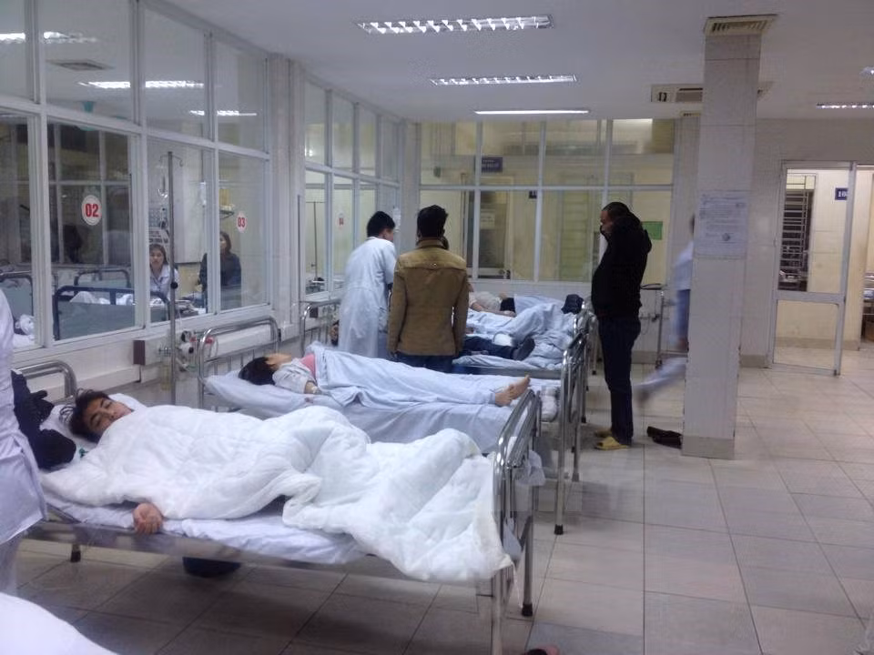La liệt người nằm trong viện.
