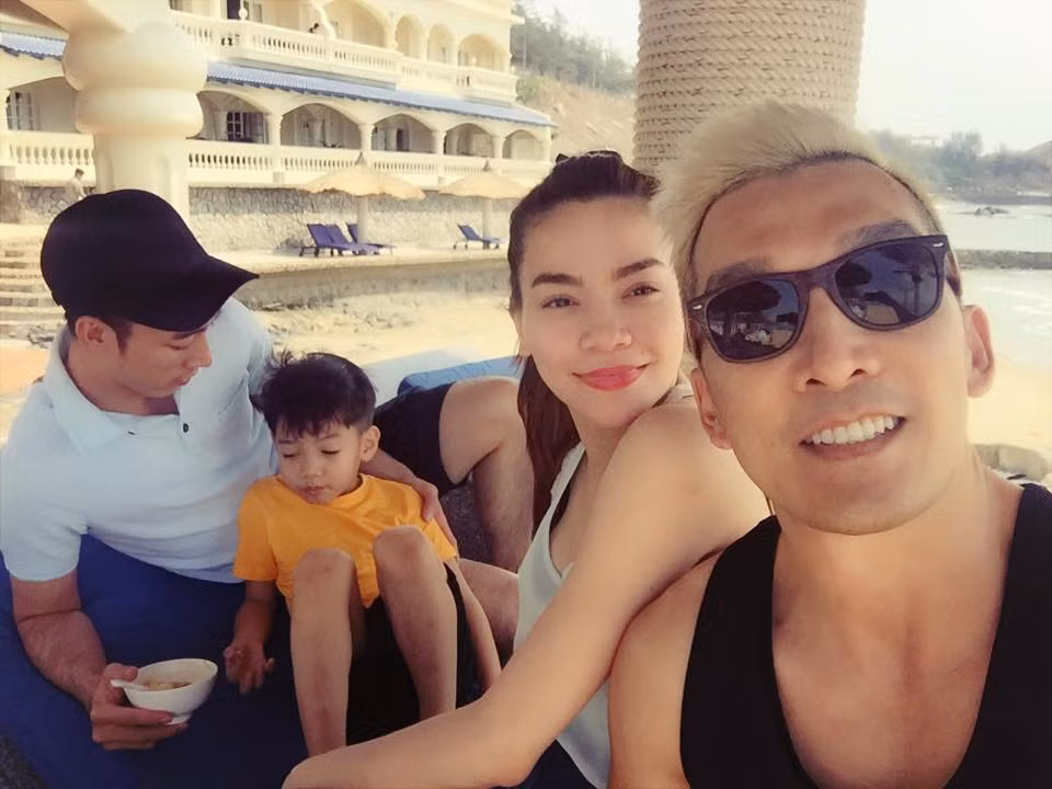 Chuyến đi của Hà Hồ còn có sự góp mặt của nhiều người bạn.