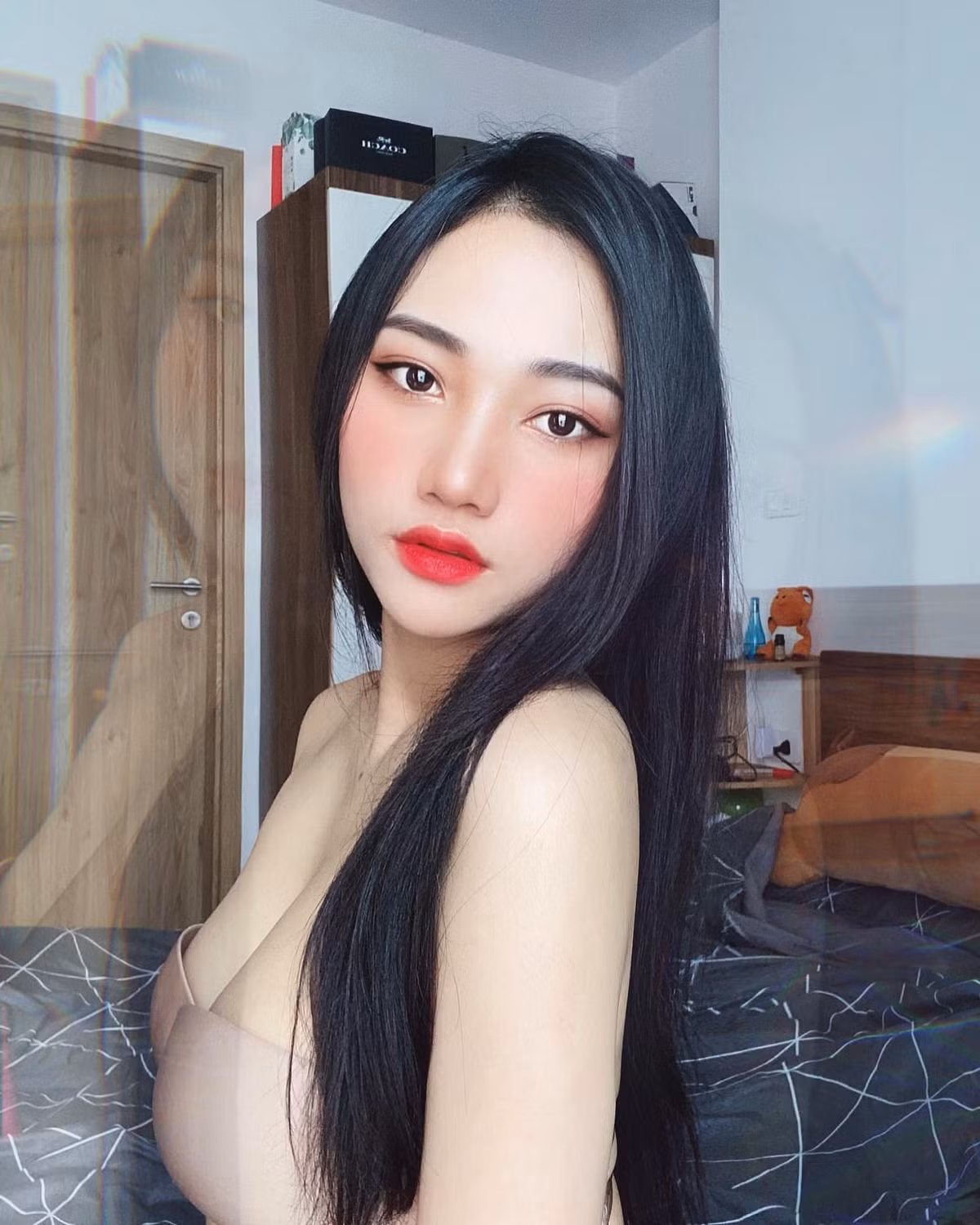 Đường cong mê hoặc người nhìn và ba vòng chuẩn chỉnh của hot girl Quảng Ninh.