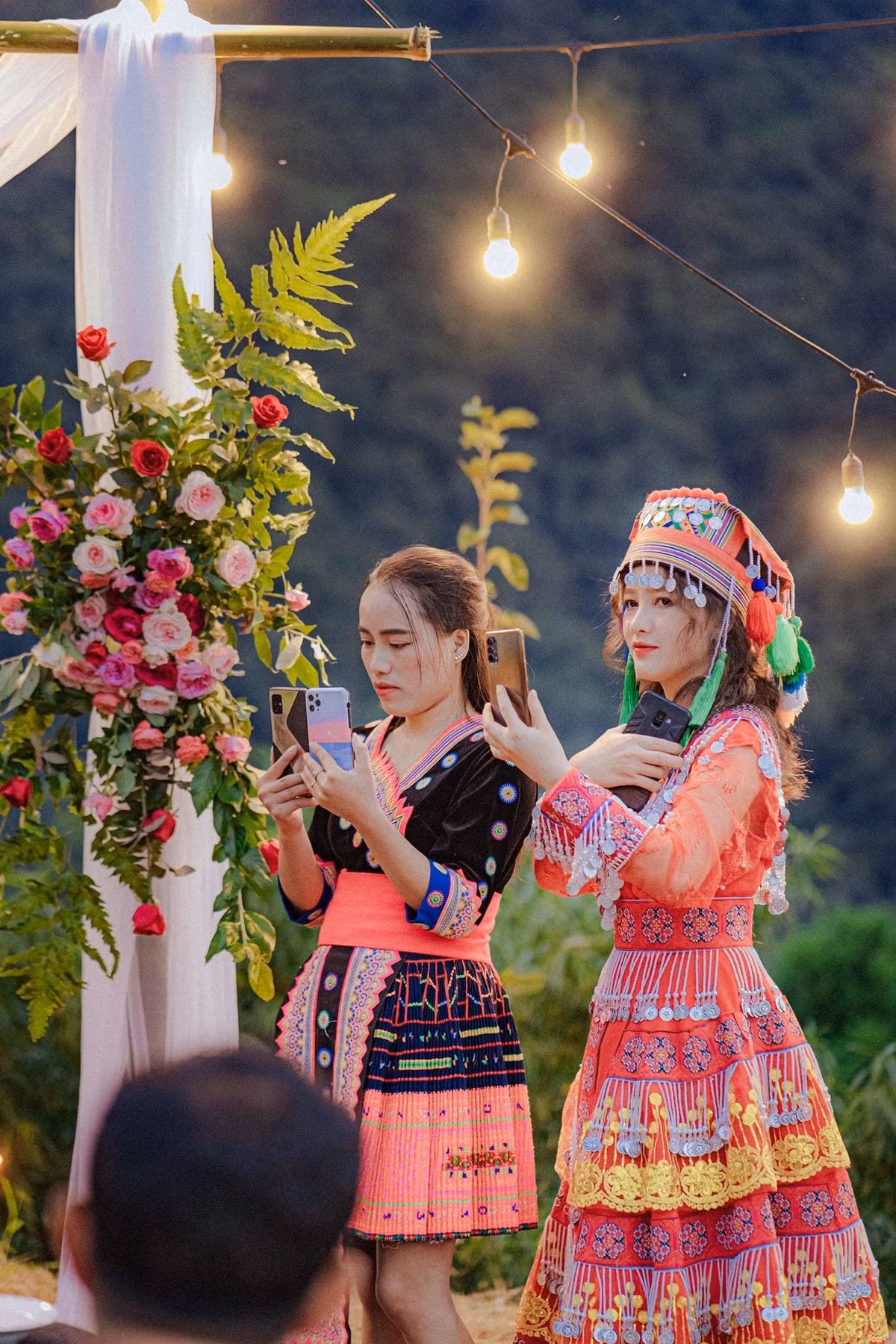 Bên cạnh đó, hai người còn có nhiều điểm chung như thích chụp ảnh, đi du lịch trải nghiệm và giúp đỡ bà con, cùng nhiều cái khác nữa.