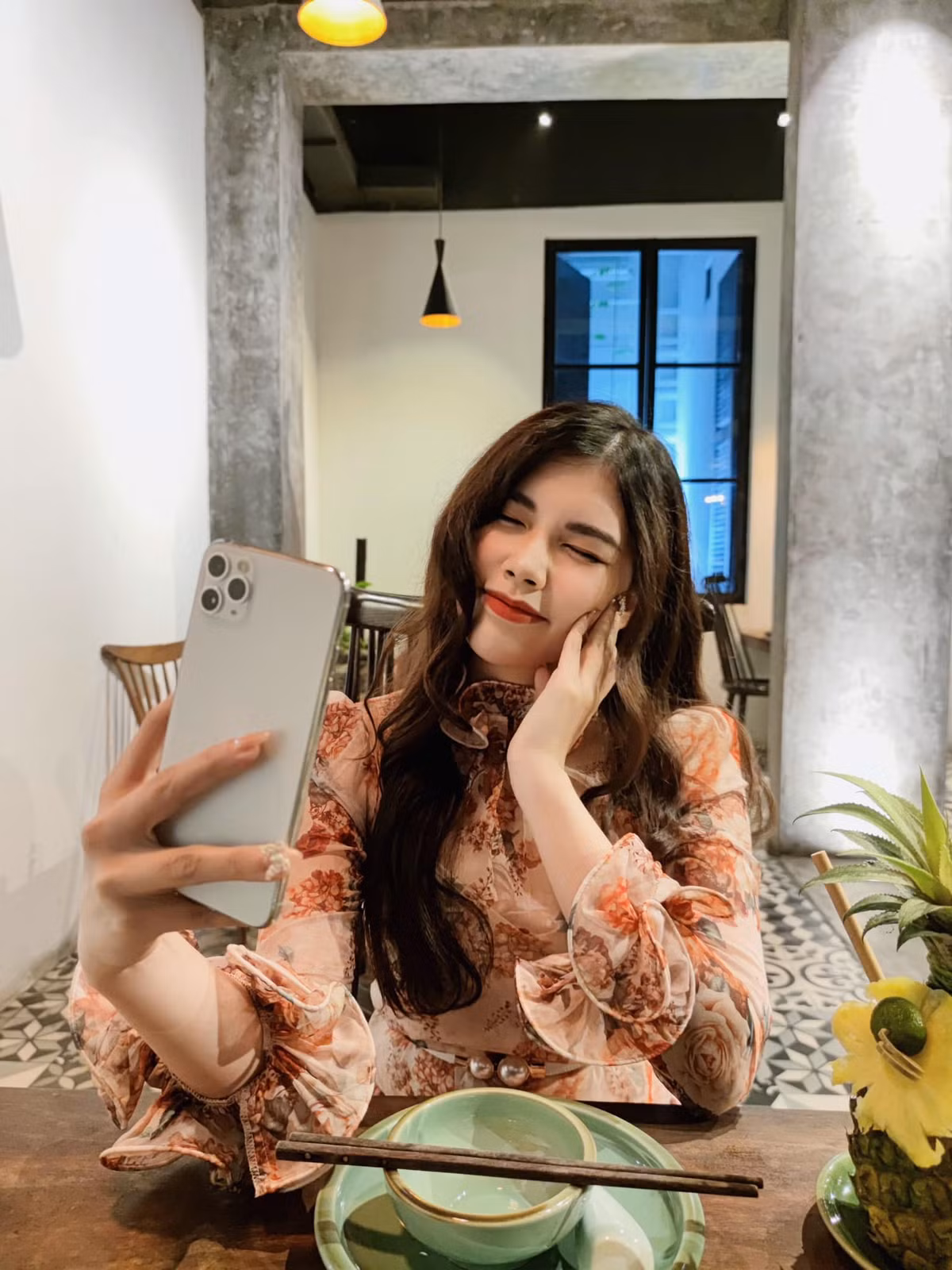 Ngắm nhìn nhan sắc hiện tại, nhiều người từng xem màn thi đấu của Anh Thư chắc cũng không thể nhận ra cô gái mọt sách ngày nào. Ảnh: FBNV