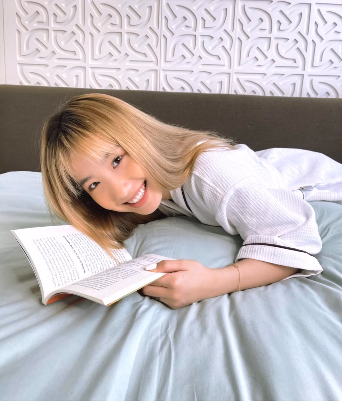Hiện tại, nữ TikToker xinh đẹp đang có 2,3 triệu người theo dõi trên trang Instagram cá nhân, hàng trăm nghìn lượt tương tác trên Facebook.