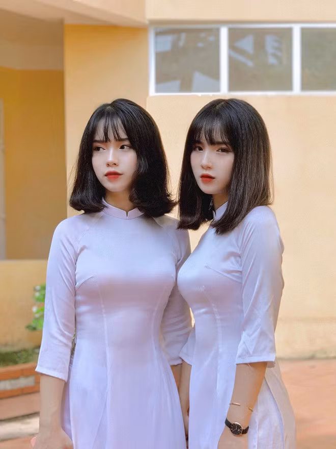 Cap song sinh noi tieng gay me voi nhan sac thang hang