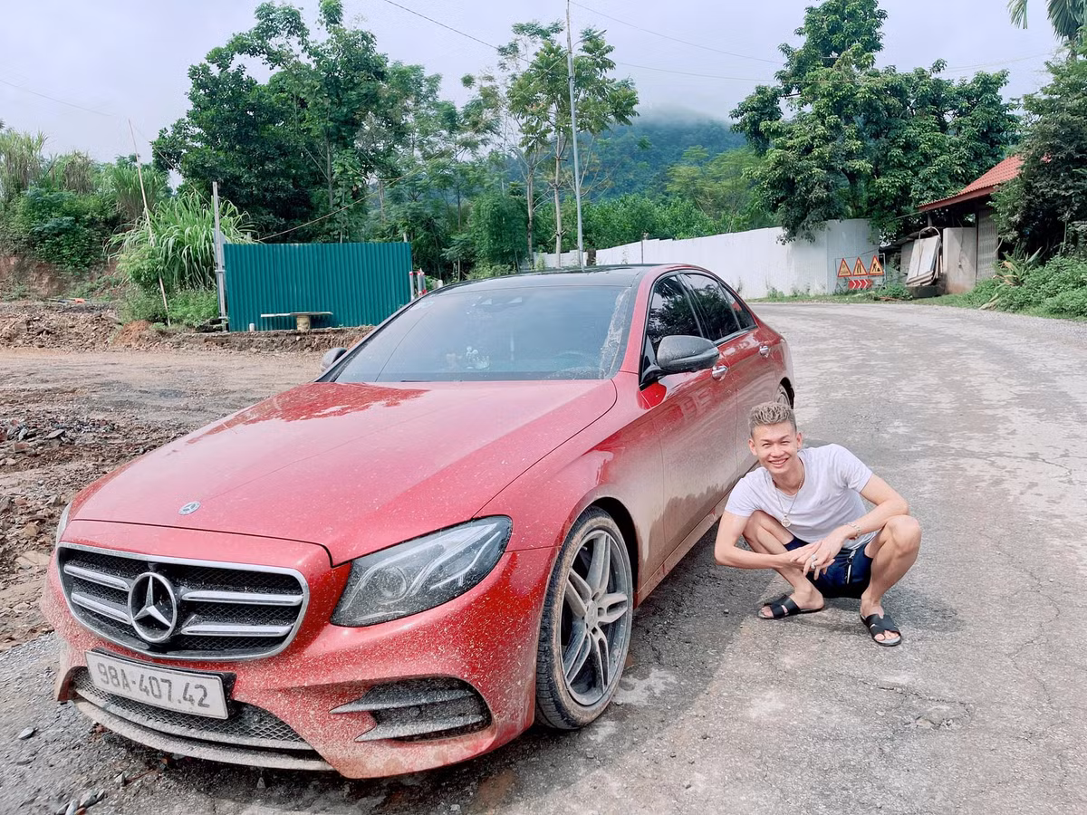 YouTuber Duy Thường tên thật là Đào Văn Thường, sinh ra và lớn lên ở huyện Lục Ngạn (tỉnh Bắc Giang).