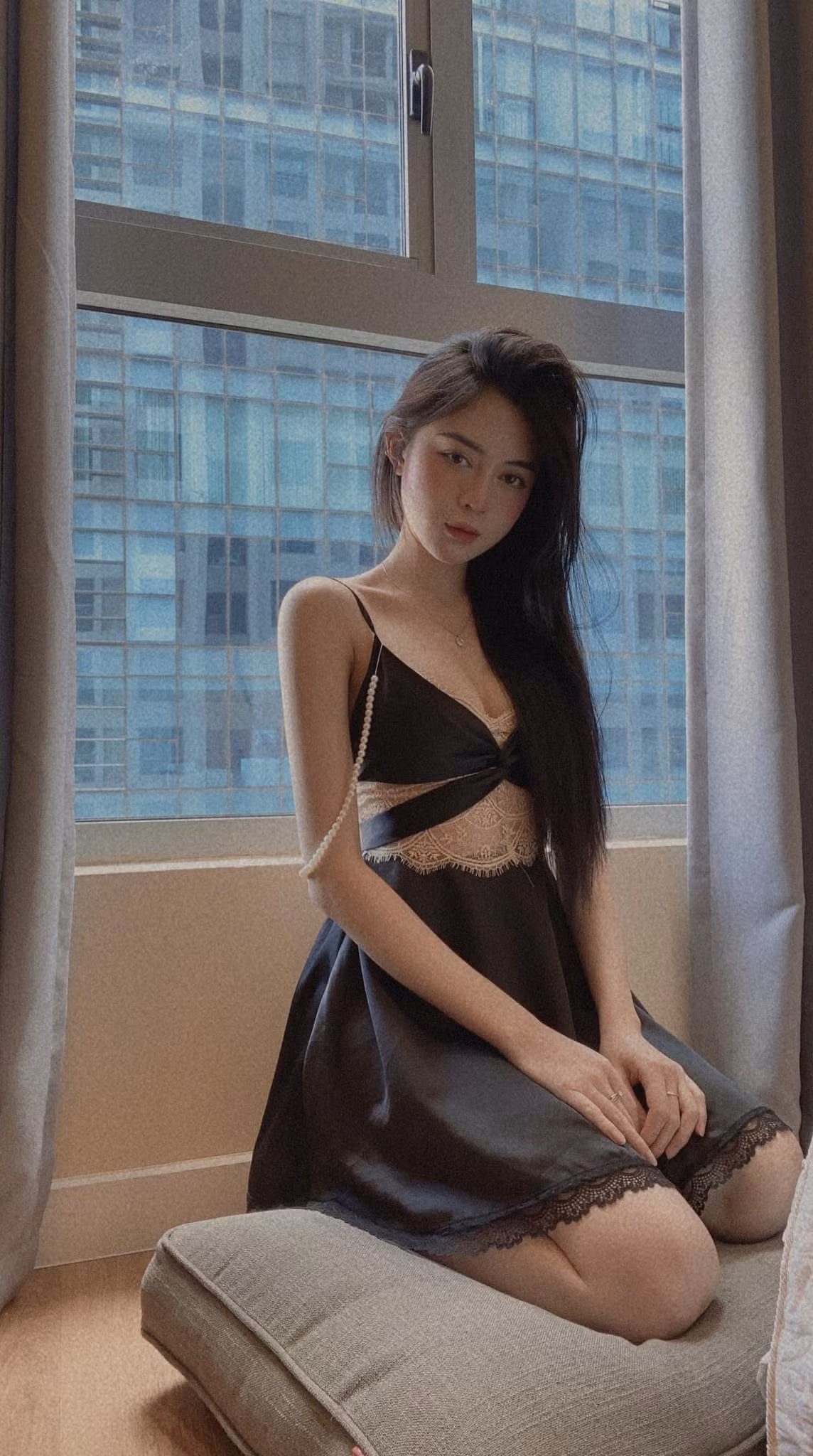 Lộ vòng eo 58 cùng đôi chân dài, nữ streamer 9X gây sốt mạng Lo vong eo 58 cung doi chan dai, nu streamer 9X gay sot mang