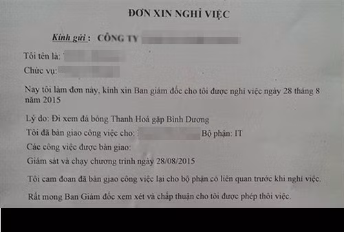 Nghỉ việc một ngày để xem bóng đá thì quả thực vô cùng "bá đạo", đây ắt hẳn là fan bóng đá chính hiệu.