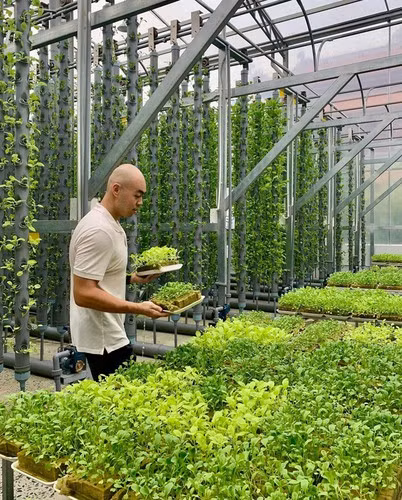Sinh ra trong gia đình hào môn, Hoàng Việt từ trước tới nay vẫn luôn kín tiếng trước truyền thông, để Instagram lẫn Facebook ở chế độ riêng tư.