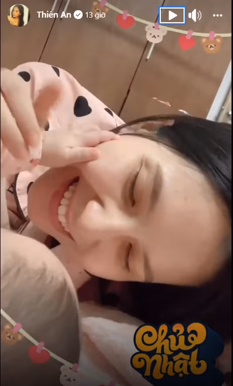 Khi không sử dụng son phấn, kẻ mắt, mascara, rõ ràng tình cũ của Jack không hề bị “dìm hàng” trước ống kính.