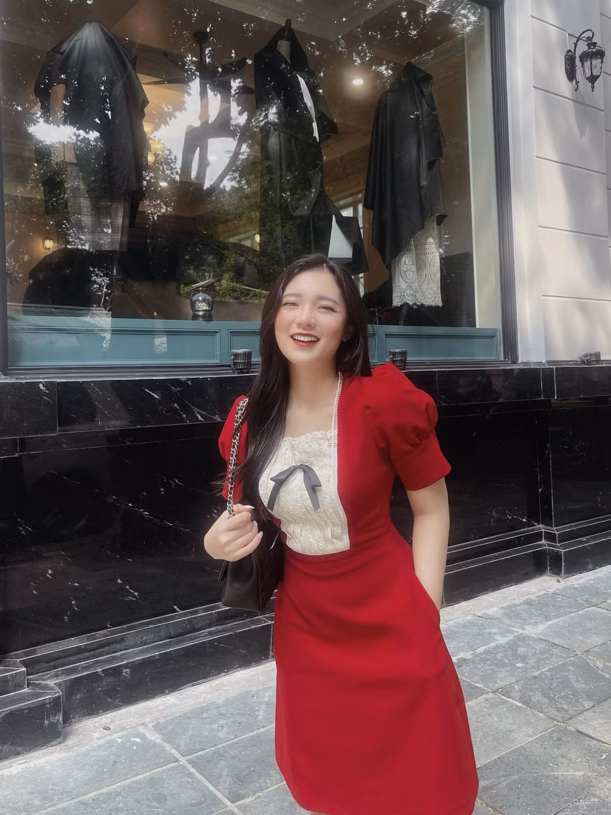 Ngoài là MC của các giải đấu game, Phương Thảo còn là gương mặt quá quen thuộc ở các chương trình Khoảnh Khắc Yêu Thương, Chuyện Đêm Muộn, Mỗi Ngày Một Niềm Vui, Đẹp 24/7,'.. trên VTV.