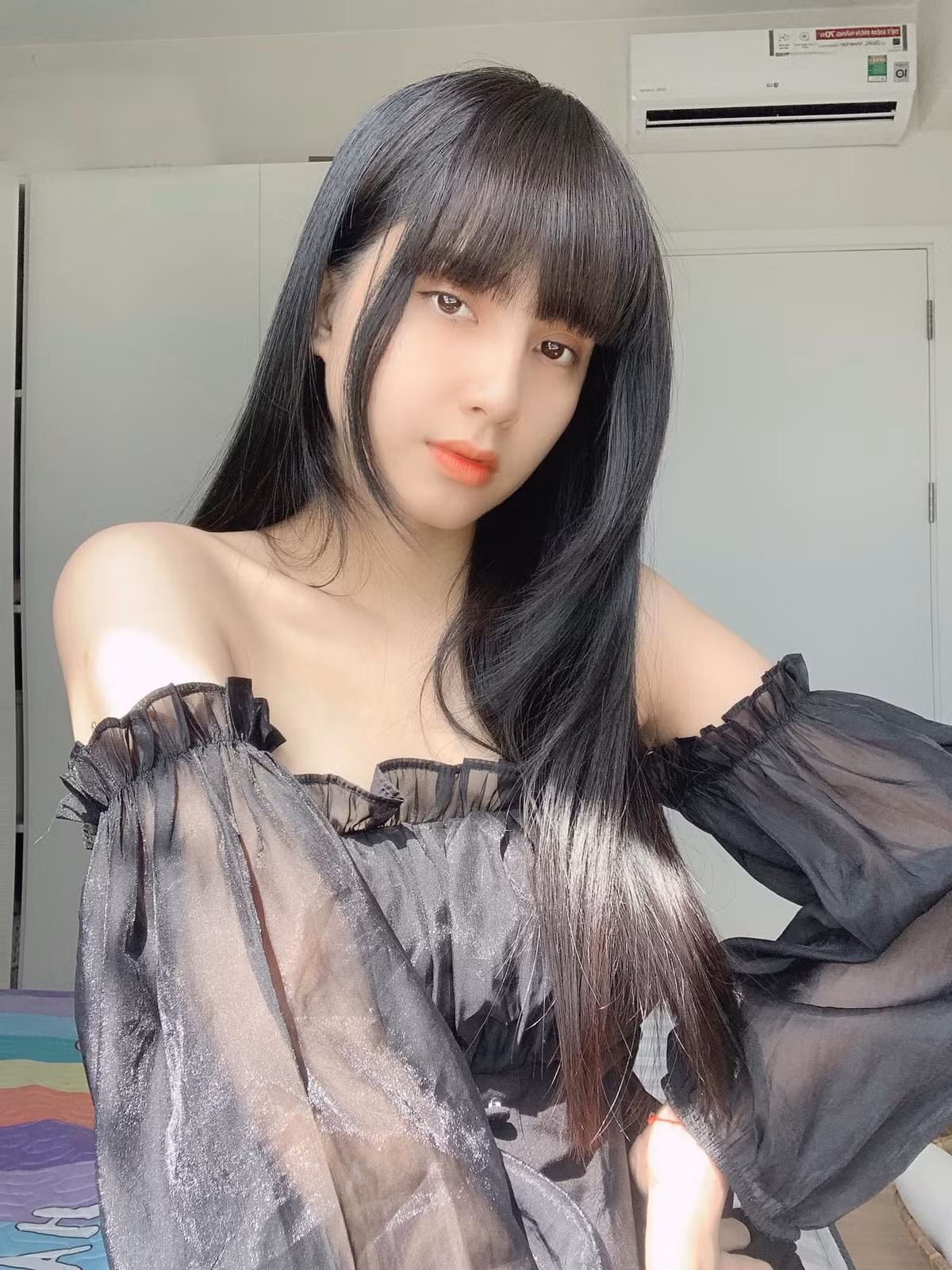 Dưới phần bình luận, không ít netizen nhận xét không nhận ra Thiên An bởi mái tóc mới này.