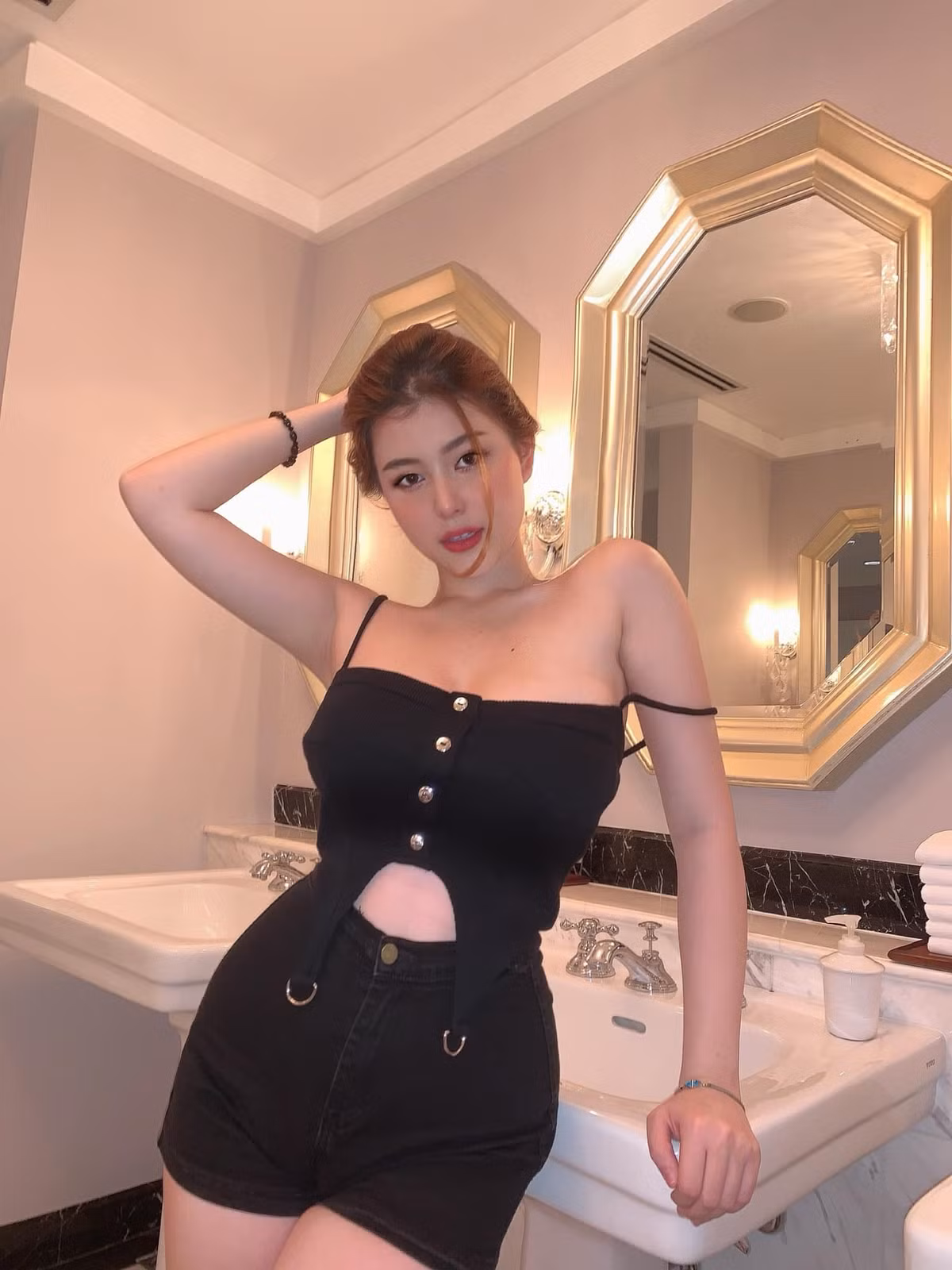 Wilson Nhật Anh chia sẻ thực tế cô không hề chủ động giảm cân hay giữ dáng.