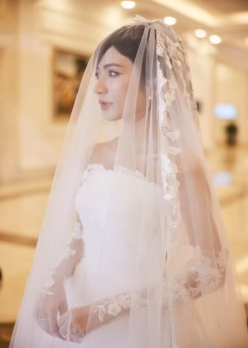Ngọc Huyền lên xe hoa ở tuổi 25. Cô chia sẻ, đây là thời điểm phù hợp khi cả hai thực sự yêu thương và đủ thấu hiểu. Ảnh: Lê Chí Linh.