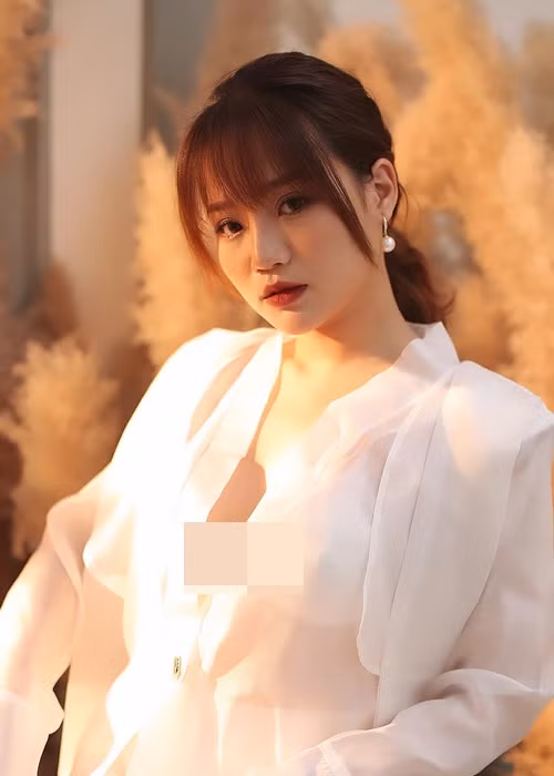 Nữ diễn viên đóng một số phim truyền hình, series hài của Trung Ruồi.
