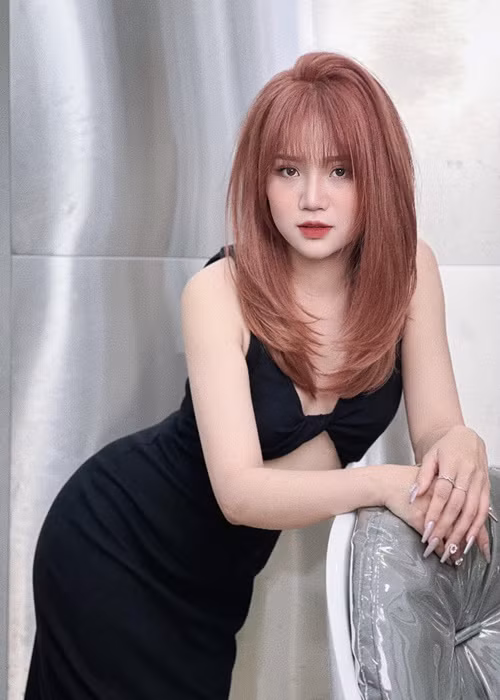 Thu Trang khéo diện đồ khoe dáng.