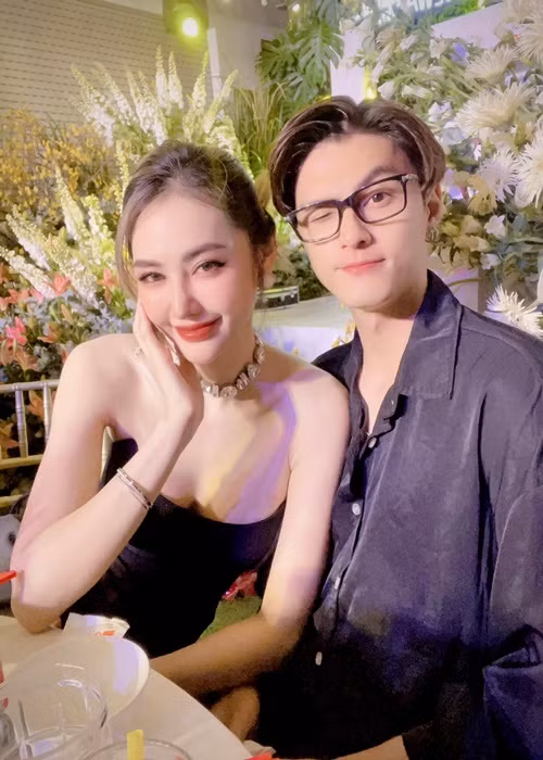 Năm 2015, Linh Chi rời công ty người mẫu của ông bầu Khắc Tiệp do hết hợp đồng cũng như cô muốn đi con đường riêng. Hiện tại, Linh Chi gắn bó với vũ công Lâm Vinh Hải. Ảnh: FBNV.