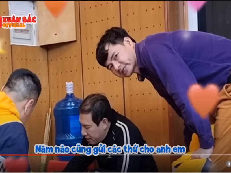 Xuân Bắc gửi lời cảm ơn đến Hoài Linh bởi năm nào anh cũng gửi quà.