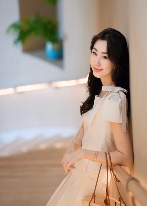 Thu Thảo được nhận xét không có dấu hiệu lão hóa ở tuổi 33.