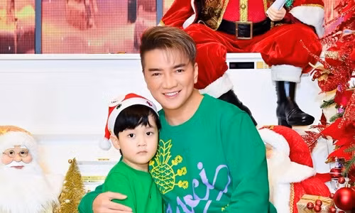 Dam Vinh Hung bat ngo chia se ve me cua con trai