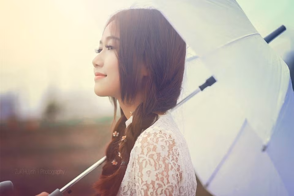 Được mọi người yêu mến về ngoại hình nổi bật, Nhung Gumiho còn gây ấn tượng với giới trẻ bởi thành tích học tập đáng nể cũng như sự nỗ lực, cố gắng trong công việc.