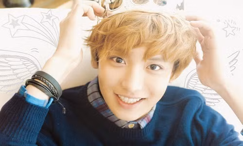 Chan Yeol (1992) đảm nhiệm vị trí rapper trong nhóm EXO là một anh chàng tuổi Thân năng động và luôn hết mình vì mọi người. Đó cũng là lý do anh sở hữu lượng fan hàng đầu so với các thành viên khác. Chan Yeol có thói quen nháy mắt khi cười và mở mắt to khi ai đó đang nói về mình. 