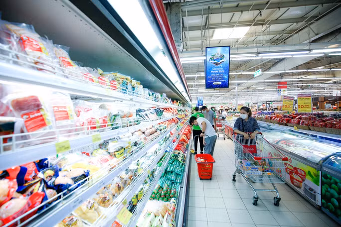 Sieu thi Ha Noi lien quan F0 dong: Lotte, Vinmart, BigC... go roi sao?-Hinh-3