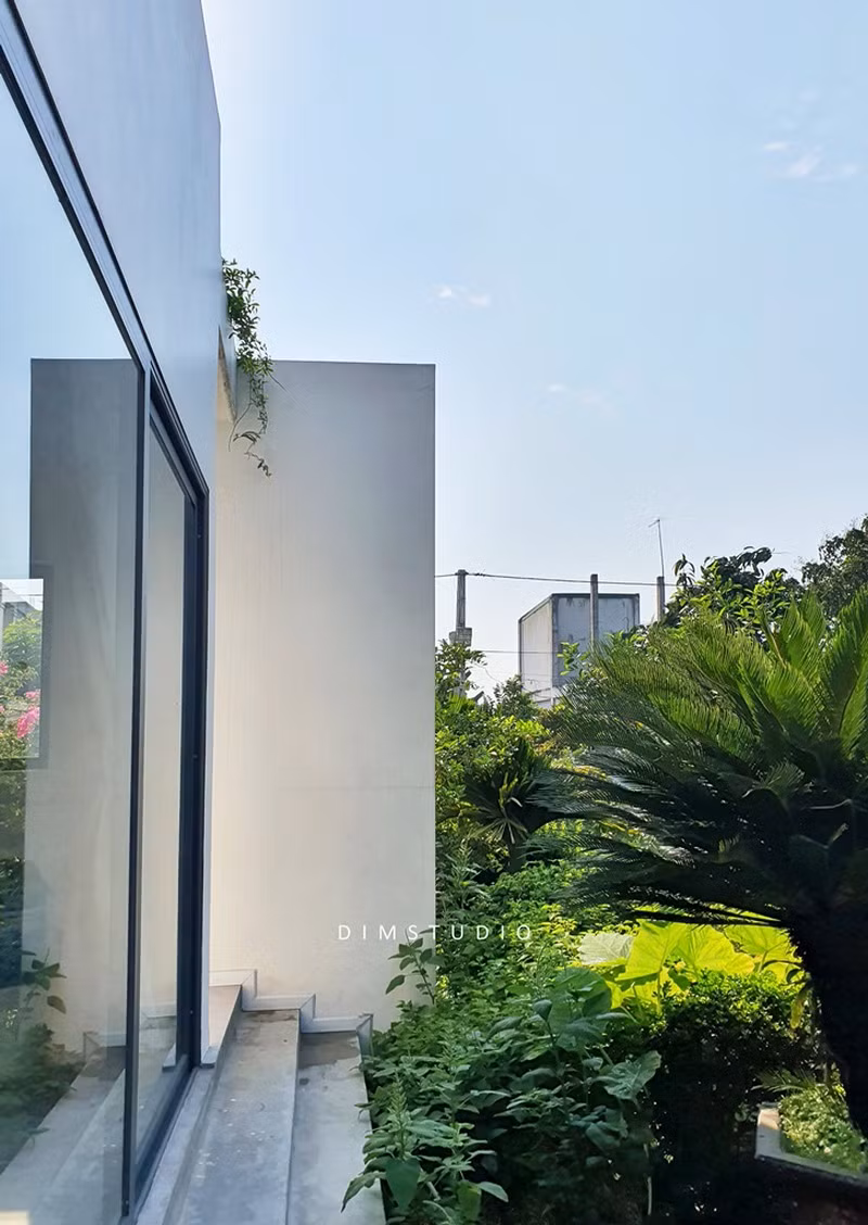 Một góc nhỏ ngoài sân vườn.