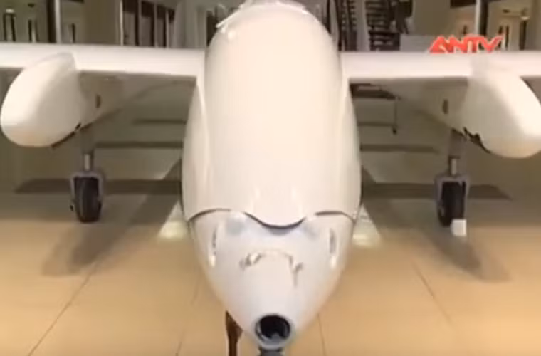 Viện Hàn lâm KH-CN phối hợp với Bộ Công an Việt Nam đã nghiên cứu, phát triển thành công máy bay không người lái HS-6L. Nguyên mẫu đầu tiên được chế tạo xong vào ngày 1/11/2015. Đây là loại máy bay không người lái trinh sát điện tử tầm xa phục vụ sự nghiệp phát triển kinh tế-xã hội và góp phần bảo vệ an ninh Tổ quốc.