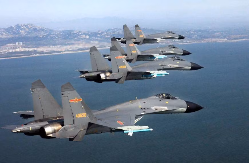 Xét về lực lượng máy bay, bao gồm máy bay của Không quân và Không quân Hải quân thì Trung Quốc cũng đứng nhất thế giới, vượt xa cả Mỹ và Nga. Nguồn ảnh: TVM.