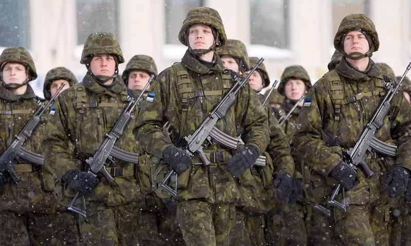 Đầu tiên là Quân đội của Estonia, nước này chỉ có tổng dân số khoảng 1,3 triệu người và trong đó có khoảng 600.000 dân đang trong độ tuổi lao động. Nguồn ảnh: Worldmilitary.