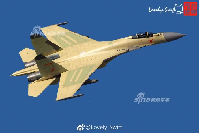 Các học giả quân sự Trung Quốc nhận định, với việc Su-35SK được Trung Quốc mua trực tiếp từ Nga với số lượng lớn trị giá hàng tỷ USD, quá trình nghiên cứu và phát triển J-11D chắc chắn sẽ được rút ngắn lại. Bên cạnh đó thiết kế của J-11D ngày càng tương đồng với Su-35. Nguồn ảnh: Sina.