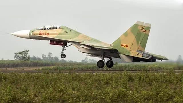Mặc dù vậy, chưa có bất cứ căn cứ nào để khẳng định BrahMos không thể triển khai được trên các máy bay tiêm kích Su-30MK2 của Việt Nam và cũng chưa có căn cứ chính xác để xác định được rằng liệu Việt Nam đã có các tên lửa BrahMos trong tay hay chưa. Nguồn ảnh: Defence.