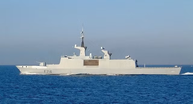 Tầm hoạt động của các tàu hộ vệ tên lửa La Fayette vào khoảng 7400 km ở tốc độ 15 hải lý trên giờ tương đương với 28 km/h. Ở tốc độ hành trình 12 hải lý trên giờ (22 km/h) tàu có thể di chuyển được trong khoảng cách tối đa lên tới 17.000 km. Nguồn ảnh: Navy.