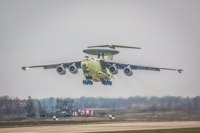 Ngay từ khi mới chỉ trên thiết kế Beriev A-100 đã được kỳ vọng sẽ là người thay thế cho dòng máy bay AWACS Beriev A-50 đang phục vụ trong Không quân Nga nhưng được chế tạo từ thời Liên Xô. Beriev A-50 hiện đang được coi là nòng cốt trong lực lượng cảnh báo sớm của Không quân Nga. Nguồn ảnh: Defense.