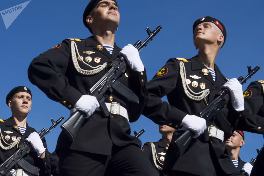 Trong biên chế hải quân đánh bộ Nga có các xe tăng Т-64, Т-72 và Т-80. Các xe đổ bộ và thiết giáp lưỡng cư, BTR-70 và BTR-80, BMP-3 và một số lượng nhỏ BMP-1. Nguồn ảnh: Sputnik.