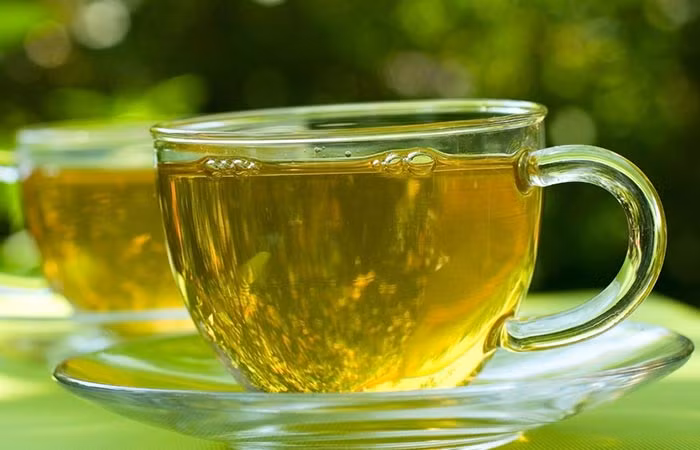 7. Trà xanh: Trà xanh có chứa chất chống oxy hoá và có nhiều lợi ích sức khỏe. Uống trà xanh thường xuyên được cho là giúp giảm ung thư gan, bệnh gan, xơ gan và viêm gan. Ảnh: Shutterstock.