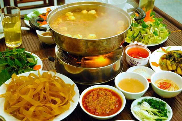 Nếu thích ăn lẩu, bạn cần ghi nhớ những nguyên tắc "vàng” sau đây. Nếu thích ăn lẩu, bạn cần ghi nhớ những nguyên tắc "vàng” sau đây.