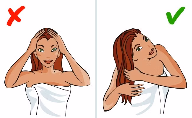 Cả dầu gội và dầu xả đều nên được bôi lên toàn bộ tóc: Trên thực tế, dầu gội đầu là một sản phẩm làm sạch da đầu chứ không phải là tóc và đó là lý do tại sao nó nên được bôi lên chân tóc. Bọt và dầu gội đầu còn sót lại trên tóc khi gội với nước sẽ đủ để làm sạch toàn bộ chiều dài tóc. Còn đối với dầu xả, bạn chỉ nên bôi lên tóc. Chân tóc có chất dầu giữ ẩm tự nhiên nên không cần đến dầu xả. Ảnh: Depositphotos.
