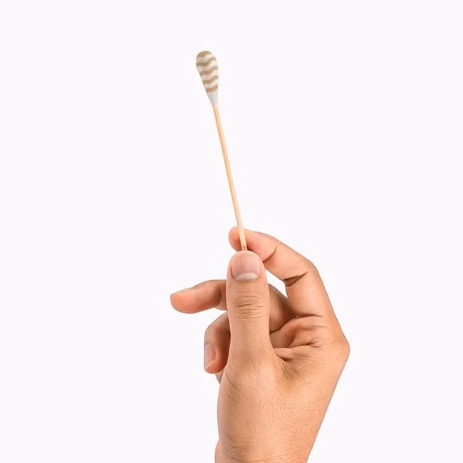 8. Ráy tai ướt hoặc khô: Ráy tai khô có thể là do thiếu chất béo trong cơ thể của bạn. Ráy tai ướt hoặc khô tùy thuộc vào đặc điểm khí hậu vùng miền và tuổi tác. Theo một nghiên cứu được đăng trên tạp chí Nature Genetics cho biết, đa số những người gốc châu Á có ráy tai khô, trong khi đó, những người gốc châu Phi hoặc châu Âu thì có ráy tai ướt. Ảnh: BS.