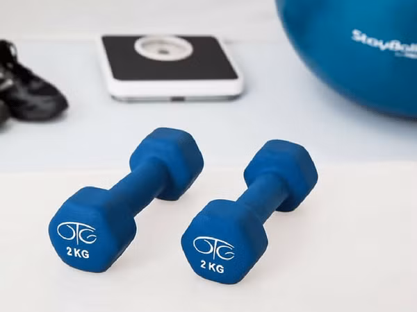 Dầu hạt lanh hoạt động như thuốc nhuận tràng tự nhiên giúp cơ thể loại bỏ các chất độc và giải phóng chất béo nhanh hơn. Ảnh: Boldsky.