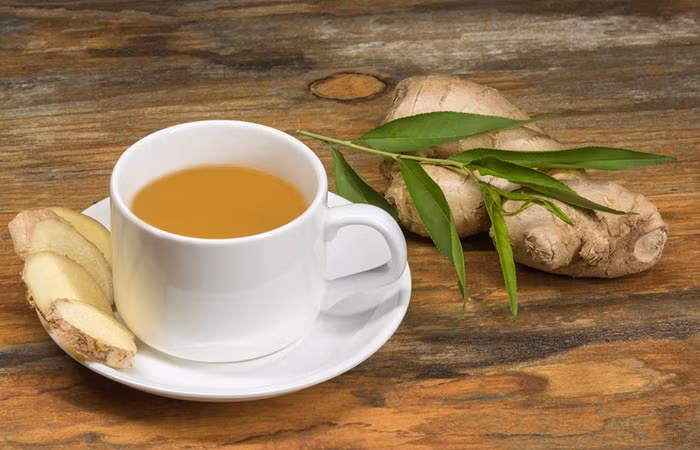 8. Gừng: Nguyên liệu gồm 1 muỗng cà-phê bột gừng khô, 1/2 muỗng cà phê mật ong và 1 chén nước nóng. Pha bột gừng vào nước nóng rồi cho thêm mật ong vào và uống khi vẫn ấm. Bạn nên uống 1-2 tách trà gừng trong một ngày. Gừng là một thực phẩm chống viêm có chứa các hợp chất chống vi khuẩn mạnh. Đặc tính chống viêm giúp làm giảm bớt viêm trong bàng quang. Ảnh: Shutterstock.