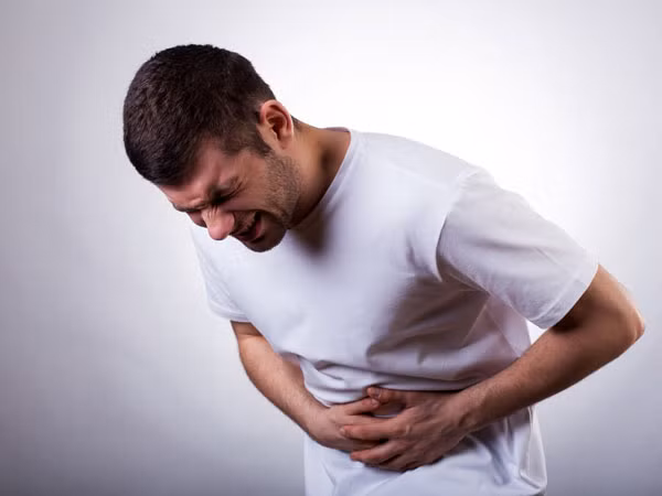 10. Giúp điều trị bệnh viêm dạ dày: Nước ép khoai tây rất tuyệt vời trong điều trị bất kỳ vấn đề nào liên quan đến dạ dày vì các tính chất chống acid. Ảnh: Boldsky.
