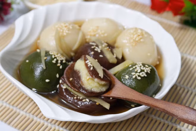  Chè trôi nước dẻo ngọt, thơm nồng.