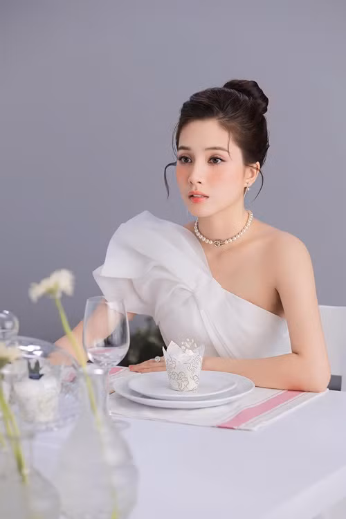 Bà mẹ một con cho biết thêm, phía gia đình Jack đã ngưng chu cấp cho con gái 8 tháng qua, cũng như không hề có chuyện mẹ của Jack chu cấp 5 triệu, Jack chu cấp 10 - 15 triệu như tin đồn. Trước những tin đồn thất thiệt, Thiên An nhờ pháp luật bảo vệ. Ảnh: FBNV.