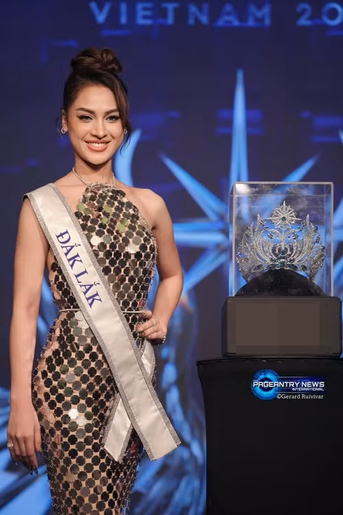 Vương miện dành cho Miss Universe Vietnam 2023 trị giá hơn 2,1 tỷ đồng. Ảnh: Pageantry News International.
