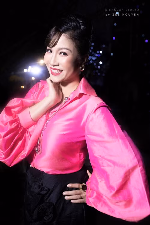 Mỹ Linh được mệnh danh là diva làng nhạc Việt cùng Thanh Lam, Hà Trần và Hồng Nhung.